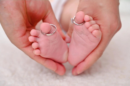 改则宝宝掉头发是怎么回事